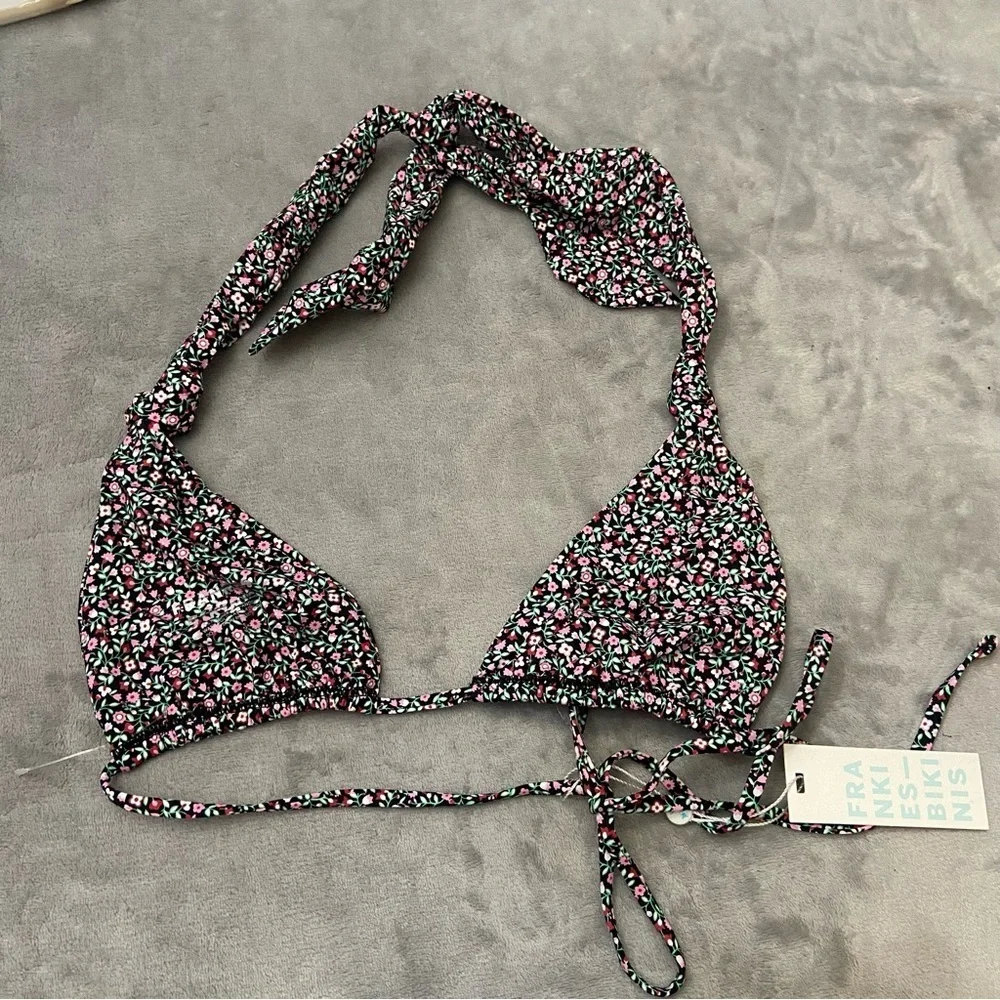 New! Frankie’s Bikinis Kealy triangle bikini top summer nights floral 4655